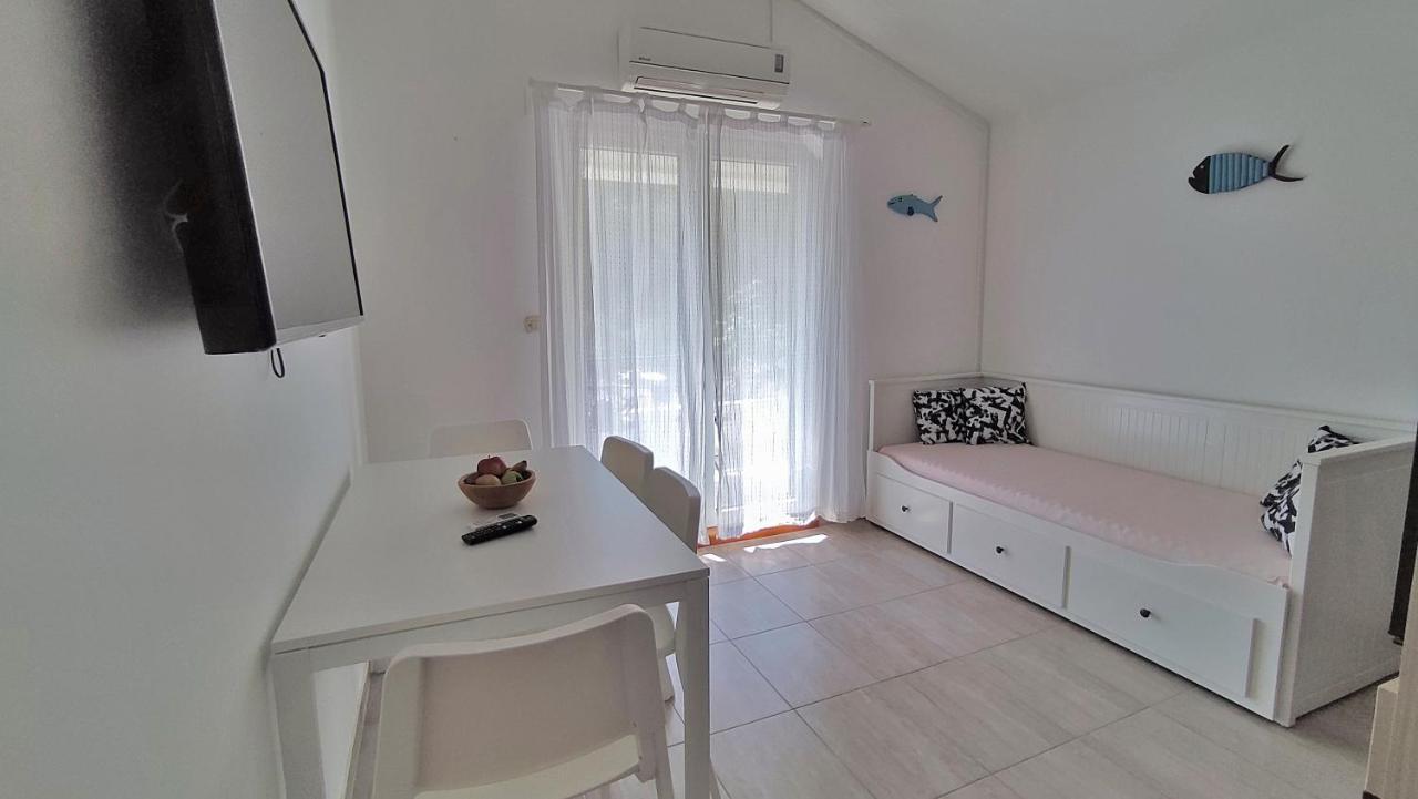 Apartmani Bodo Drvenik  Esterno foto